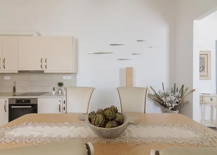 Ble Oneiro Crystal * Adamantas (Milos)