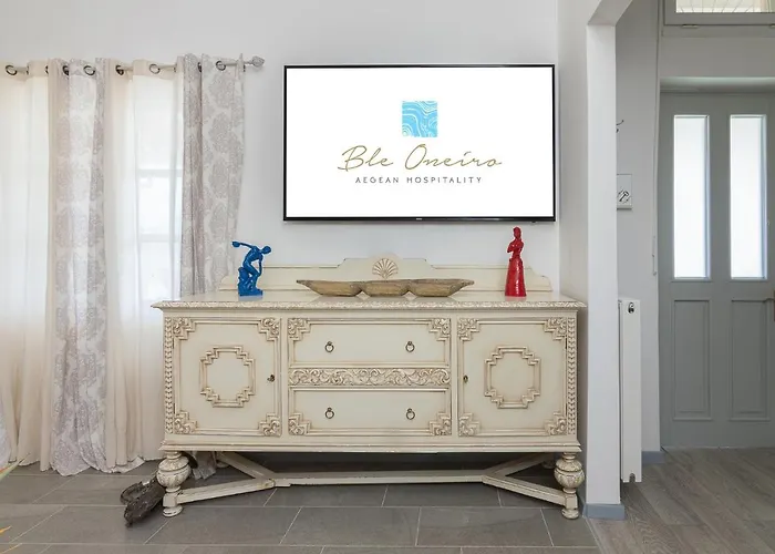 Villa Ble Oneiro Crystal Adamantas (Milos)