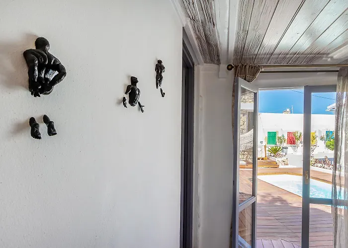 Villa Ble Oneiro Crystal