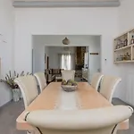 Villa Ble Oneiro Crystal *