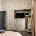 Villa Ble Oneiro Crystal