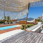 Villa Ble Oneiro Crystal *