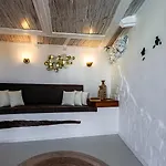 Villa Ble Oneiro Crystal Adamantas (Milos)