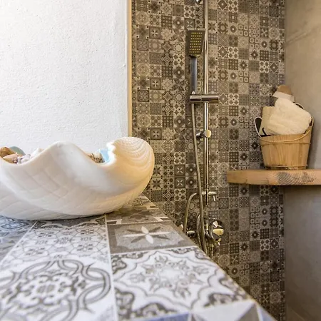 Villa Ble Oneiro Crystal