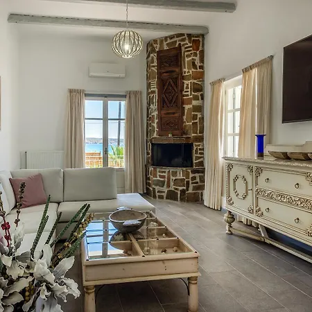Villa Ble Oneiro Crystal Adamantas (Milos)