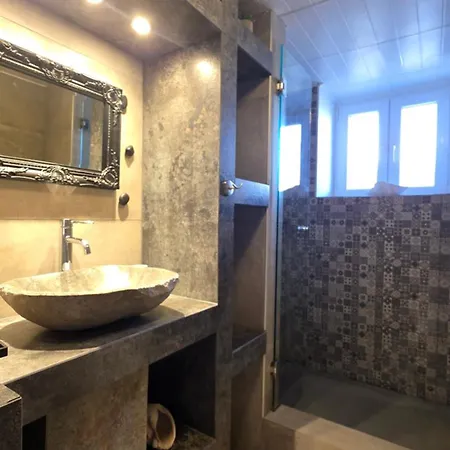 Villa Ble Oneiro Crystal *