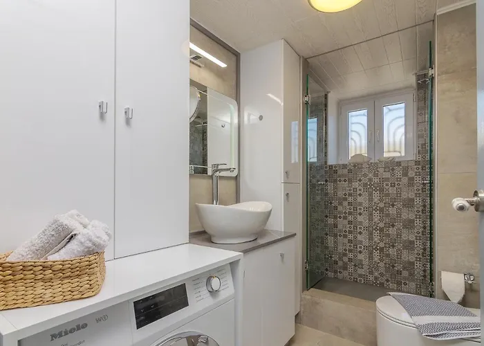 Ble Oneiro Crystal Villa Adamantas (Milos)