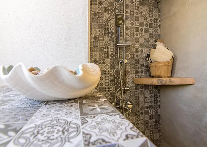 Villa Ble Oneiro Crystal