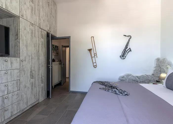 Ble Oneiro Crystal Villa *